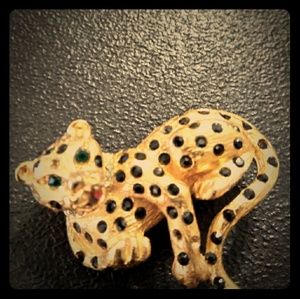 Leopard Pin